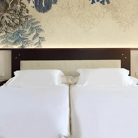 H10 Salauris Palace 4*