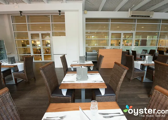 H10 Salauris Palace 4*